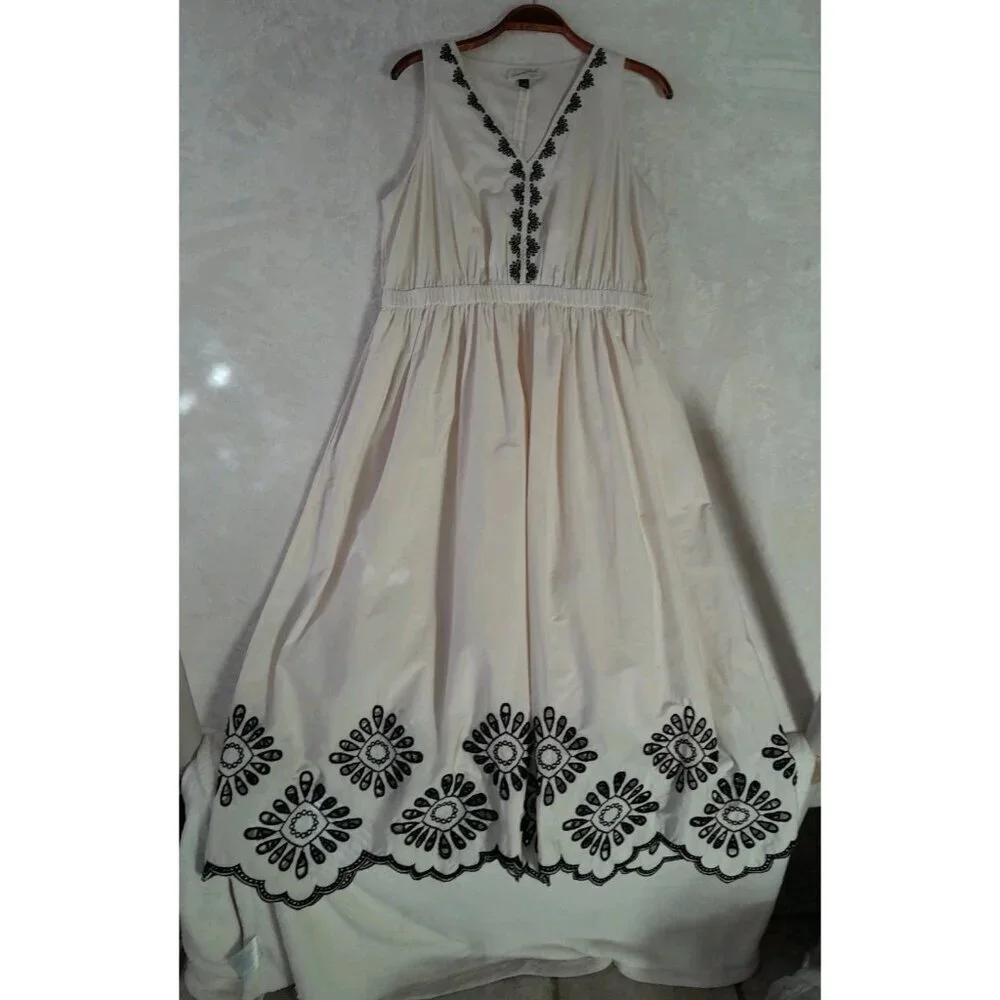 Universal Thread Boho Embroidered Casual Eyelet Midi Dress Large Pockets Pockets